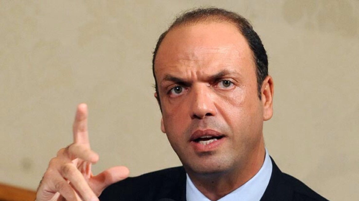 Βίντεο: Τα... άψογα αγγλικά του νέου υπουργού Εξωτερικών της Ιταλίας